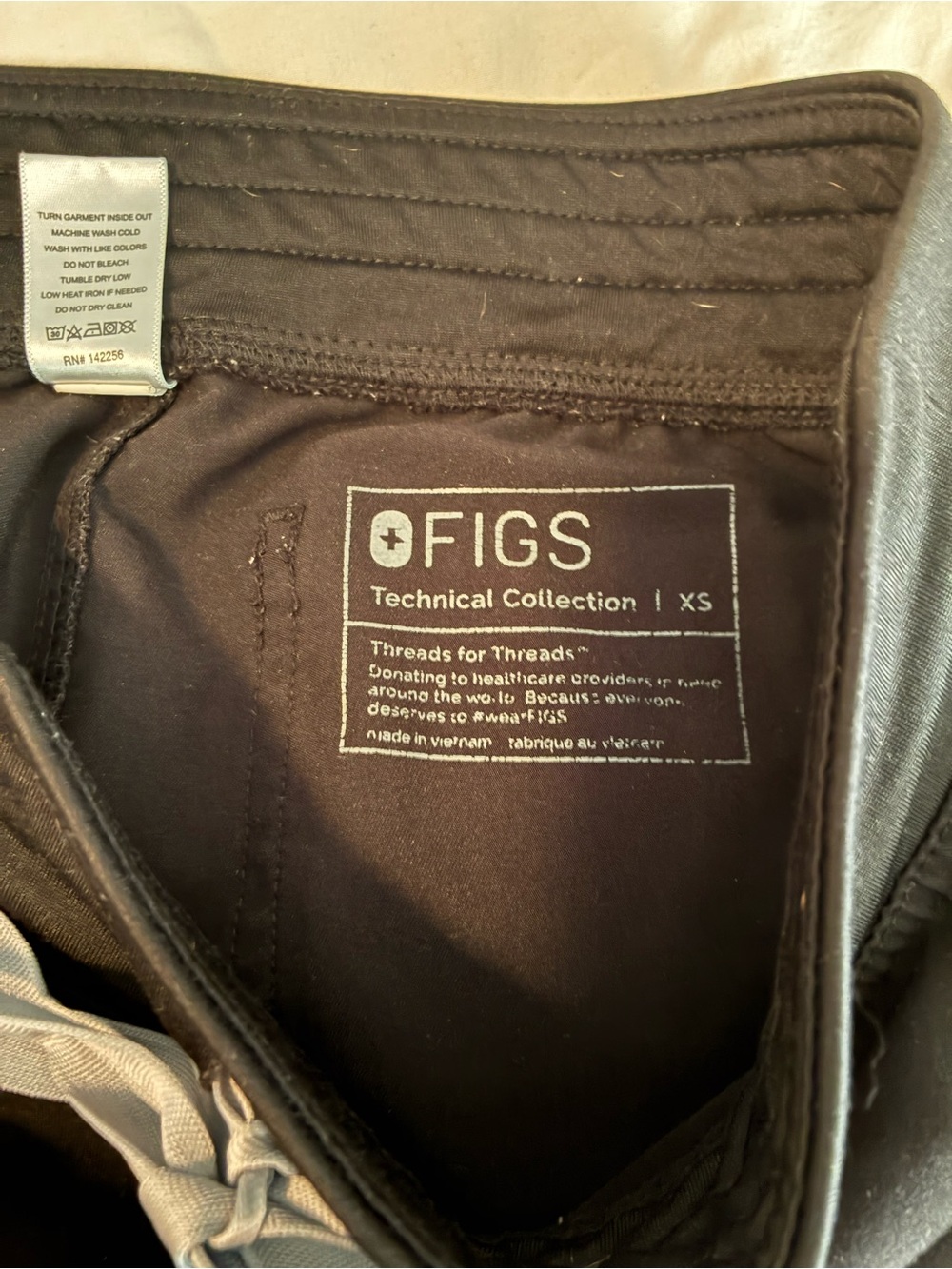 Figs Black Zamora Livingston pants with Gray Drawcord - Picture 4 of 4